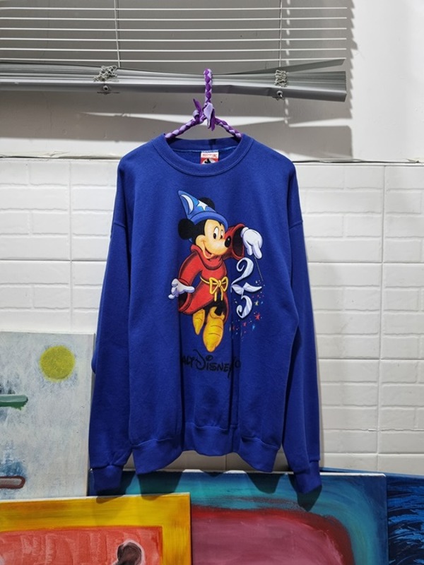 MICKEY INC 90&#039;s sweatshirt